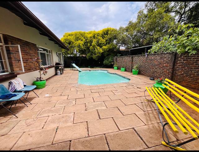 3 BEDROOM HOUSE FOR SALE IN ROTHDENE
